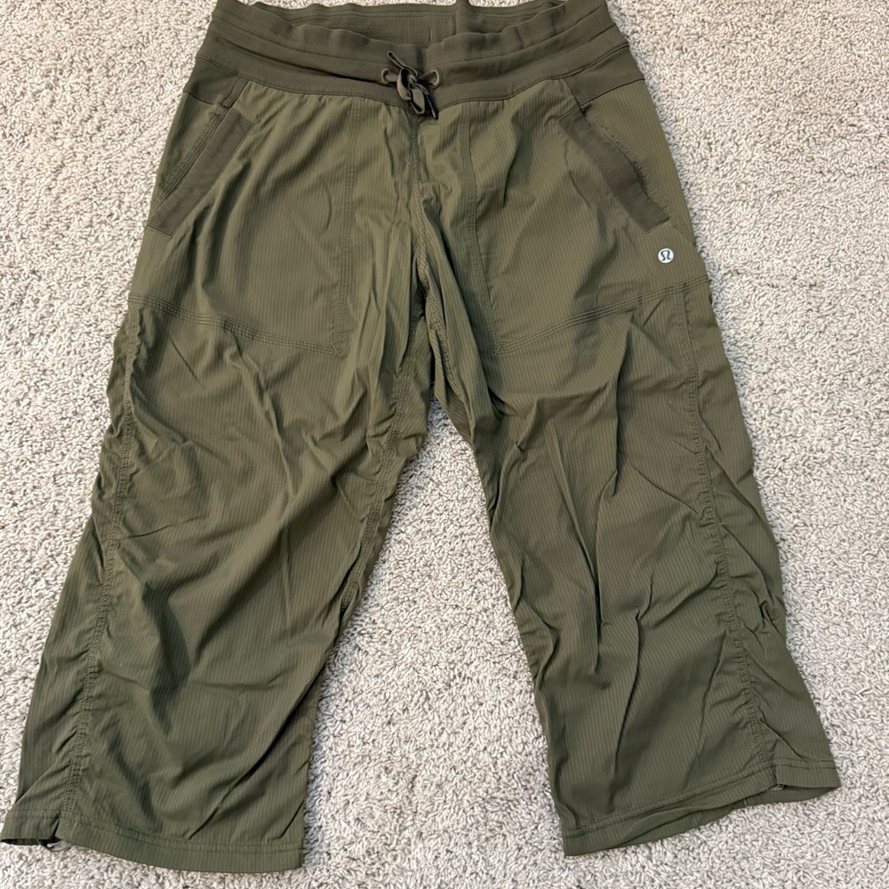 Lululemon Dance Studio Mid-Rise Cropped Pant, Size 8